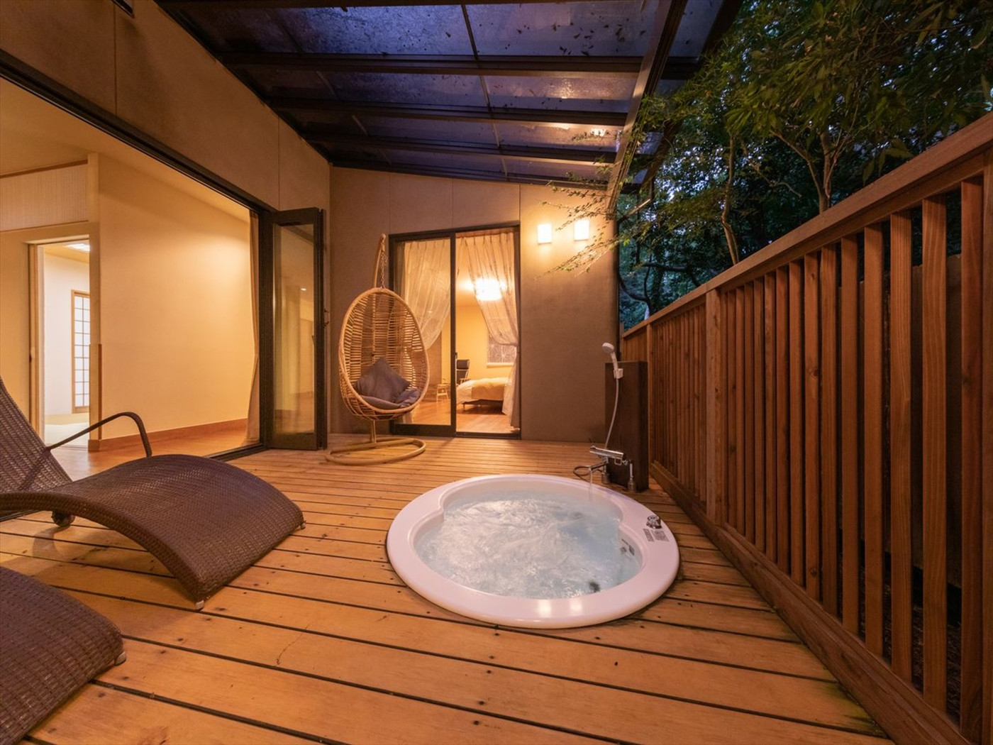 日常の喧騒を離れて、海と山を感じるプライベート空間3658506