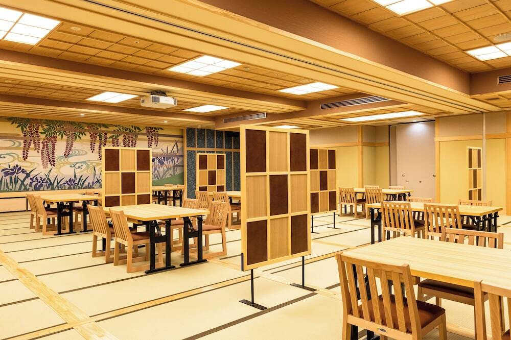 旅館のお食事処