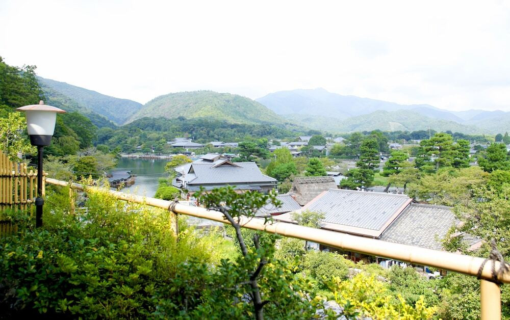 碧川閣  紅雲の間から見える景色