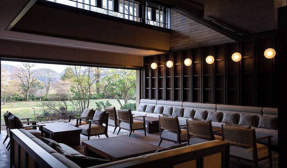 ロビーラウンジ / 1