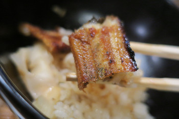 「うえの」料理 1105971 山椒を掛けて喰らう
