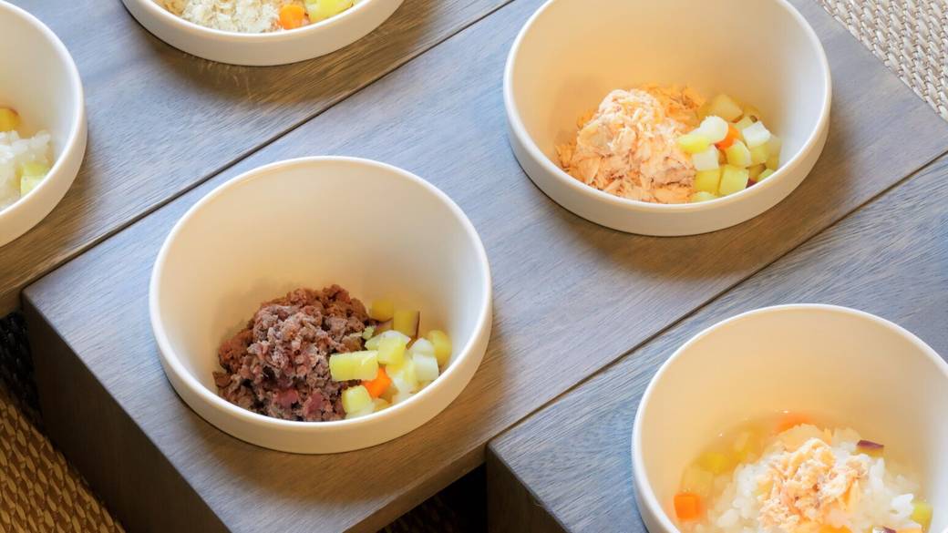 客室ダイニングで
山海の会席料理を / 4