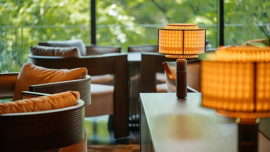 チェックアウト後は
アフタヌーンティーを / 3