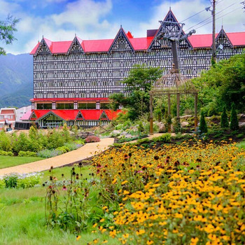 広大なイングリッシュガーデンで、心も体も穏やかに3519531