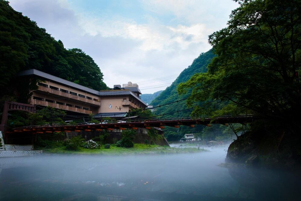 人気の湯原温泉で絶景スパと砂湯へ4009395