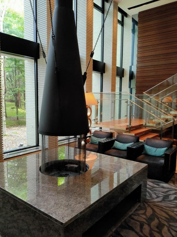 焚火ラウンジにスパ、ゴルフ場…のんびりおこもりも◎3843346