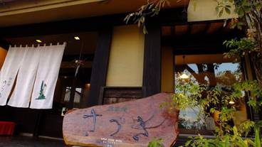 施設の入り口 / 13