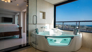 [ホテル棟]ローヤルオーシャンコーナースイート 禁煙