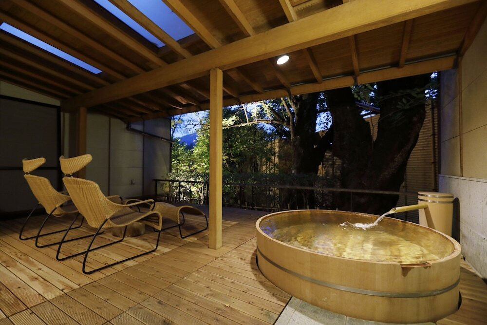 「湯めぐりの宿 吉春」4070058