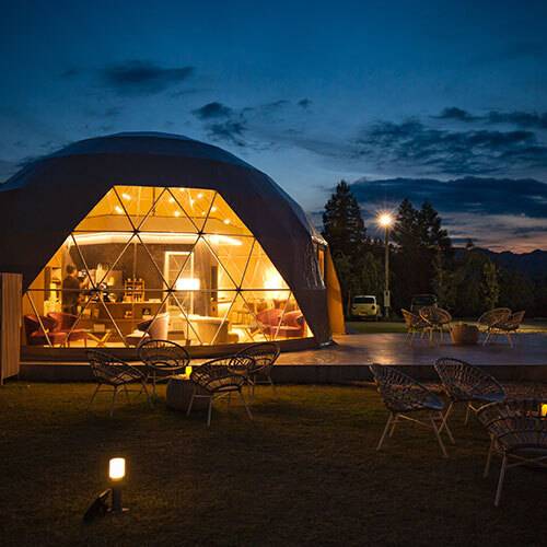 レセプションテントで
バータイムを楽しもう / 1