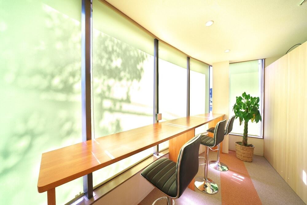 客室内のダイニングエリア