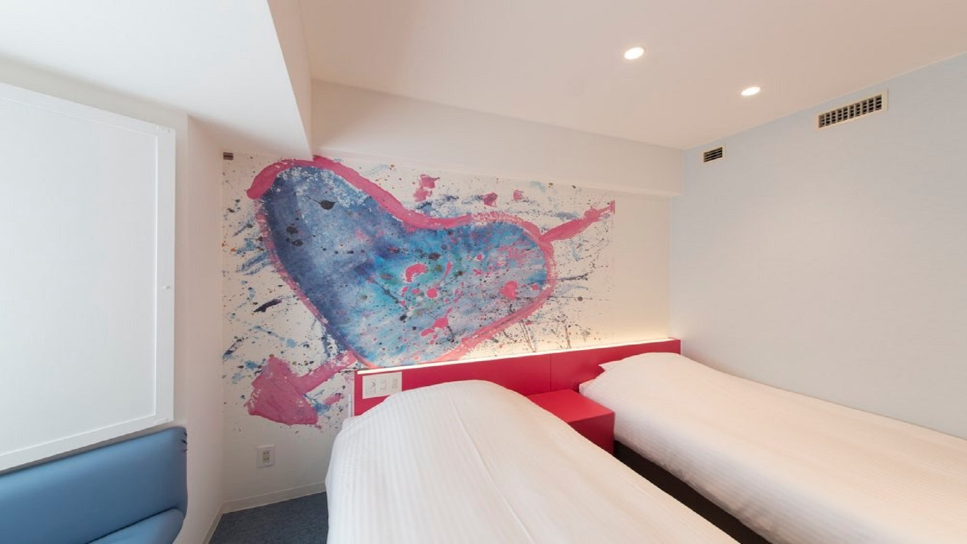 タイの子供たちが描くキュートな絵に彩られたアートホテル4260066