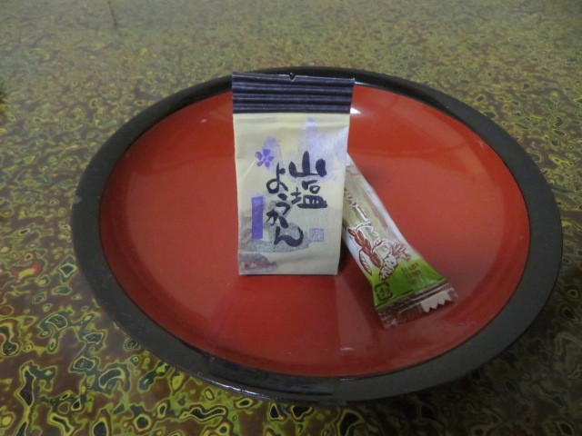 客室内にあるお菓子です