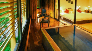 13号室【半露天風呂付】渓流沿い広々角部屋スイート◆62㎡