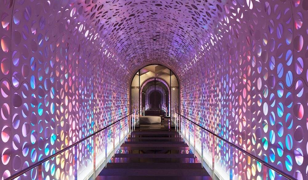 映えるトンネルを抜けて
チェックアウト / 1