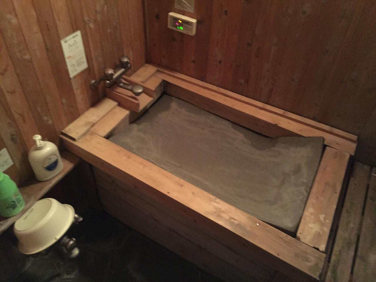 朝とれ魚介と露天風呂を楽しむ魚屋直営の旅館4085495