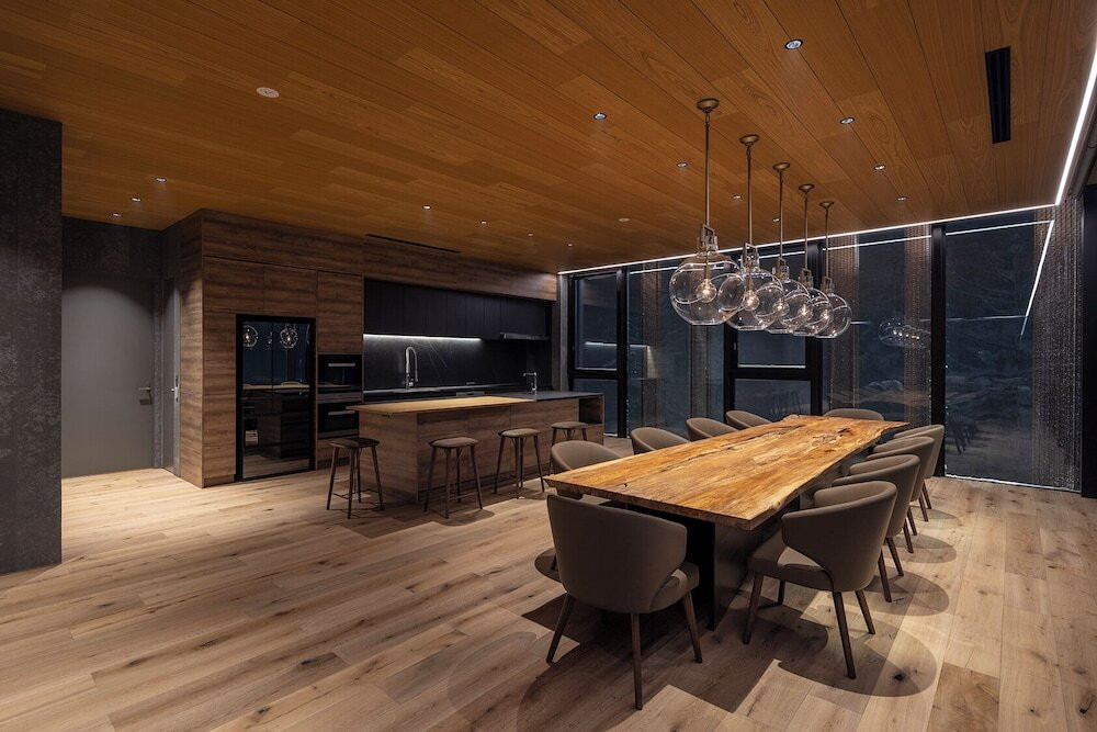 客室内のダイニングエリア