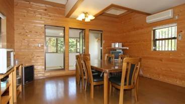 客室内のダイニングエリア / 11