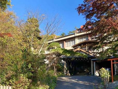 草津温泉 尻焼き風呂の桐島屋旅館 / 4