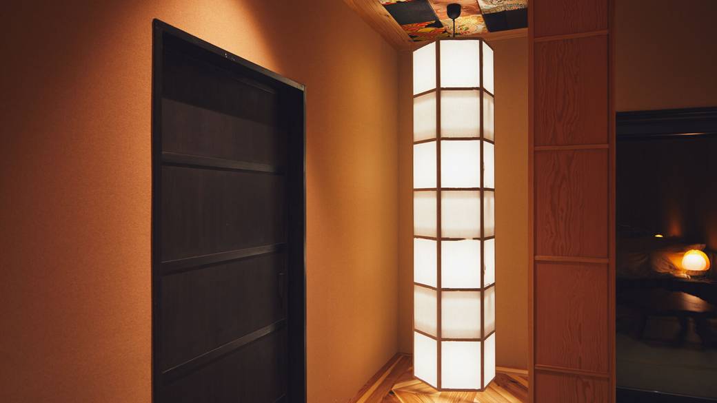 落ち着いた雰囲気の
宿にチェックイン / 3