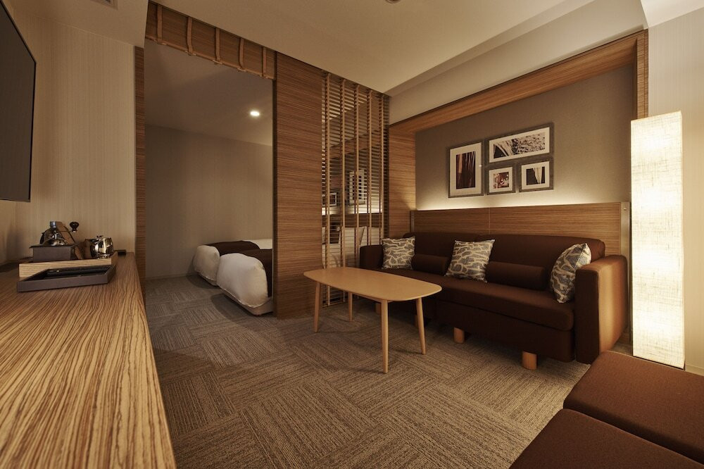 50型テレビのあるリビングで、のびのび鑑賞会4002751