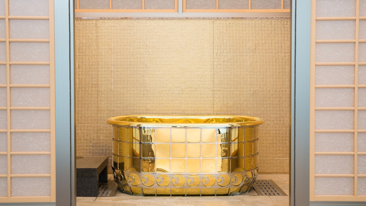 約2億9,000万の純金風呂にびっくり!リッチな気分でバスタイム3656115