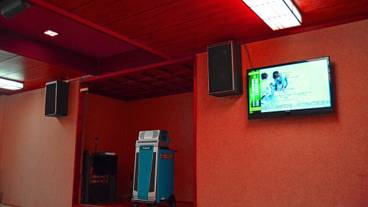 カラオケ ルーム / 3