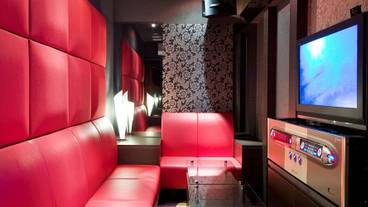 カラオケ ルーム / 6