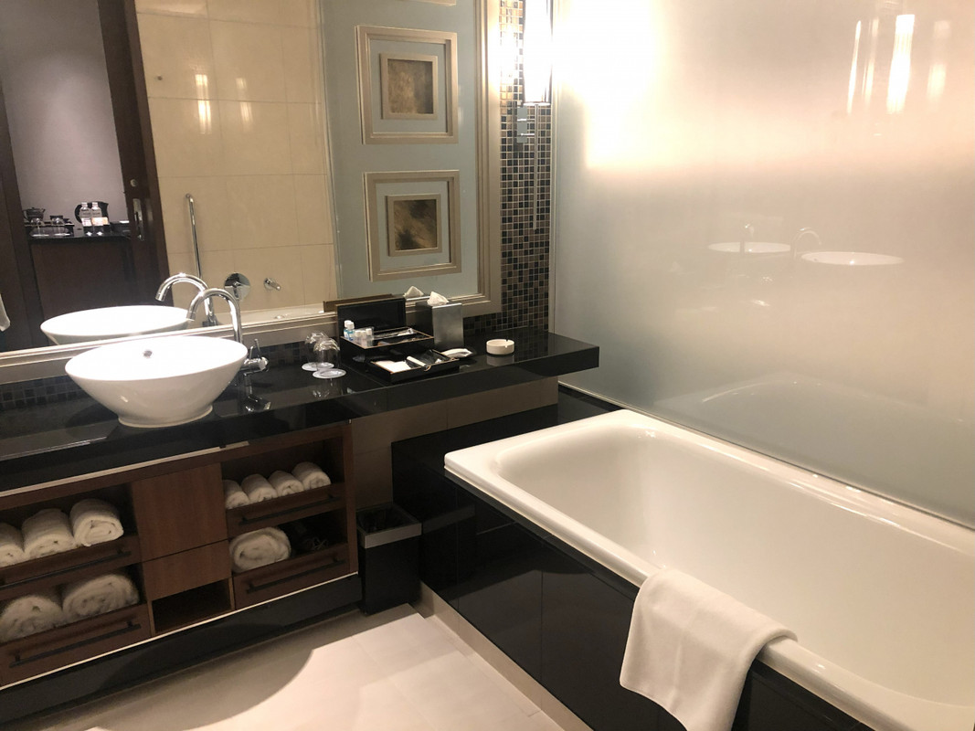 バスルームも広々