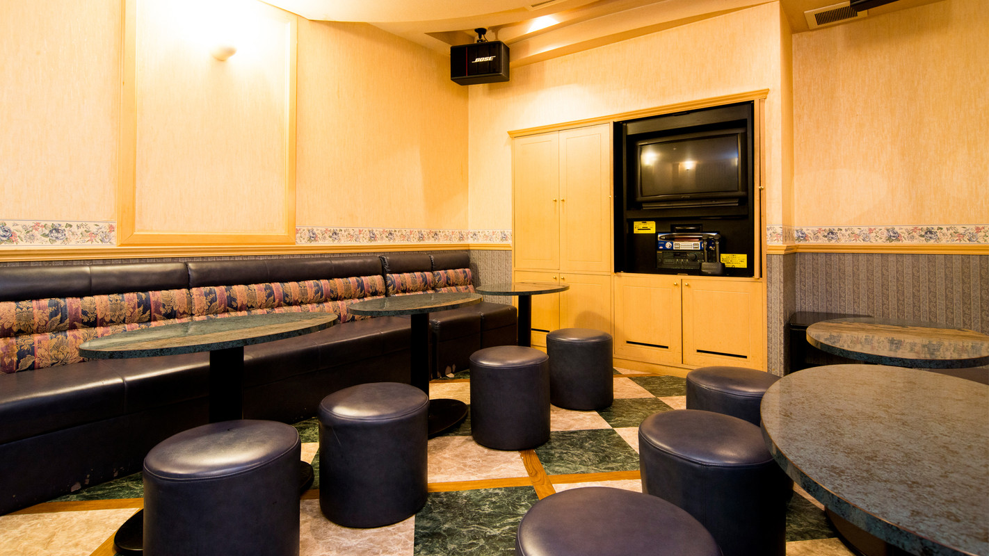 カラオケボックス