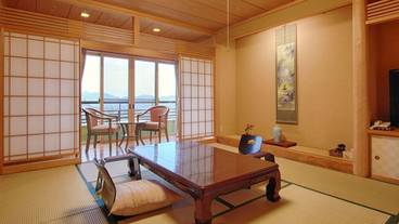 客室内のダイニングエリア / 20