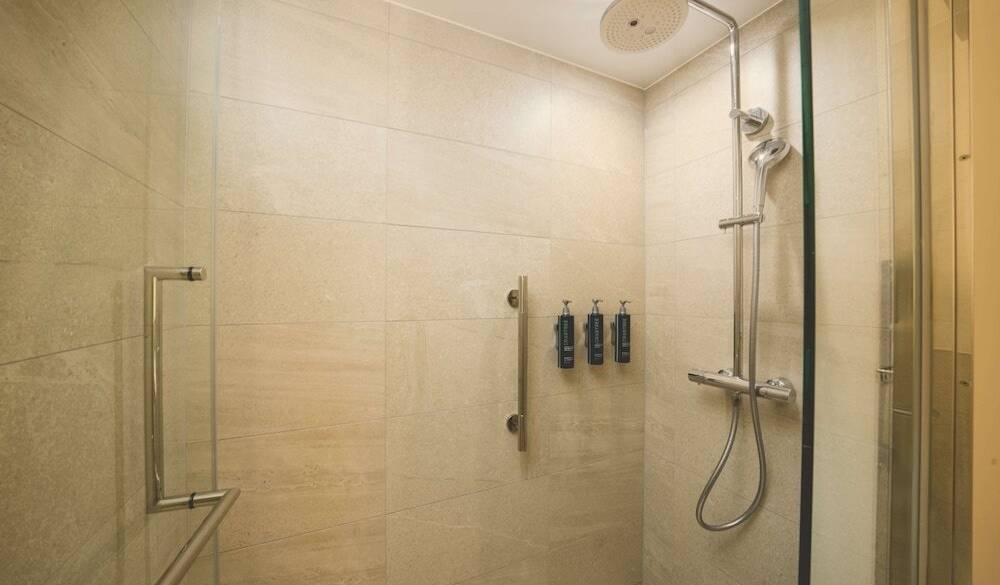 バスルームのシャワー / 3