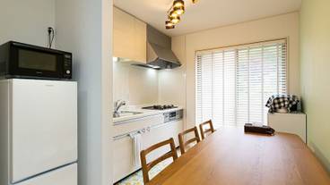 客室内のダイニングエリア / 34