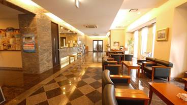 ロビーラウンジ / 3