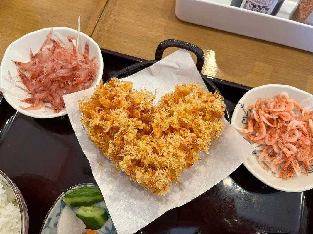 「ごはん屋さくら」では桜えびや新鮮な海の幸を堪能！ / 3