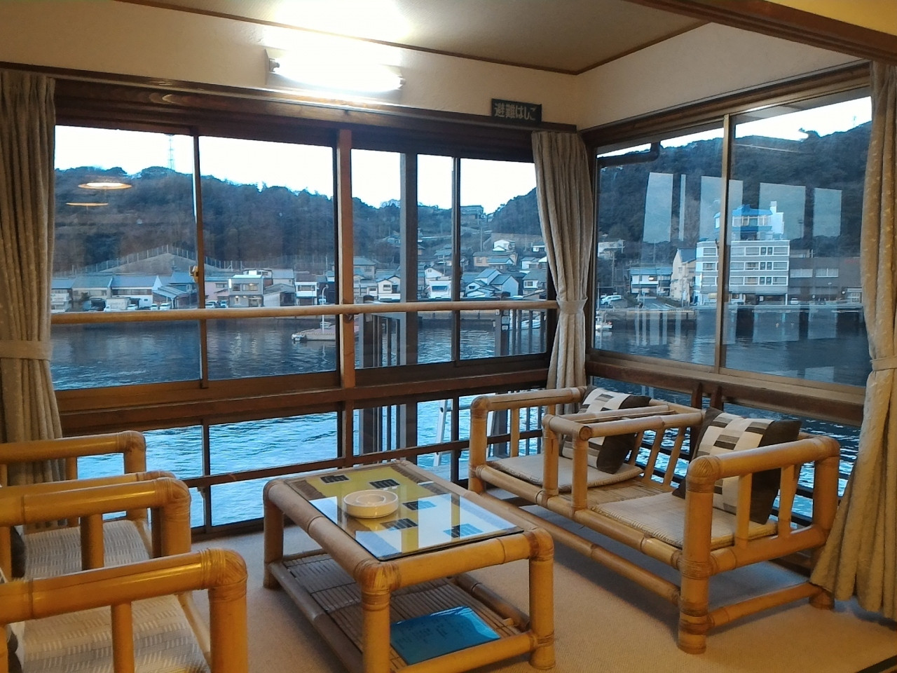 割烹旅館で味わう呼子のイカの活き造り4760223