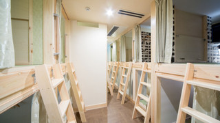 カプセルタイプ男女混合ドミトリー 2連コネクティングルーム 禁煙 (カプセルの間仕切りは開閉可能)