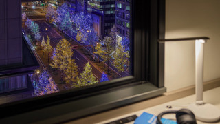 ルーム キングベッド 1 台 コーナー (High Floor, Free Breakfast)