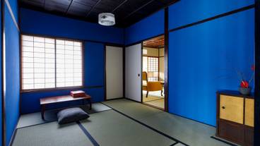 「蒼白い月」① / 8