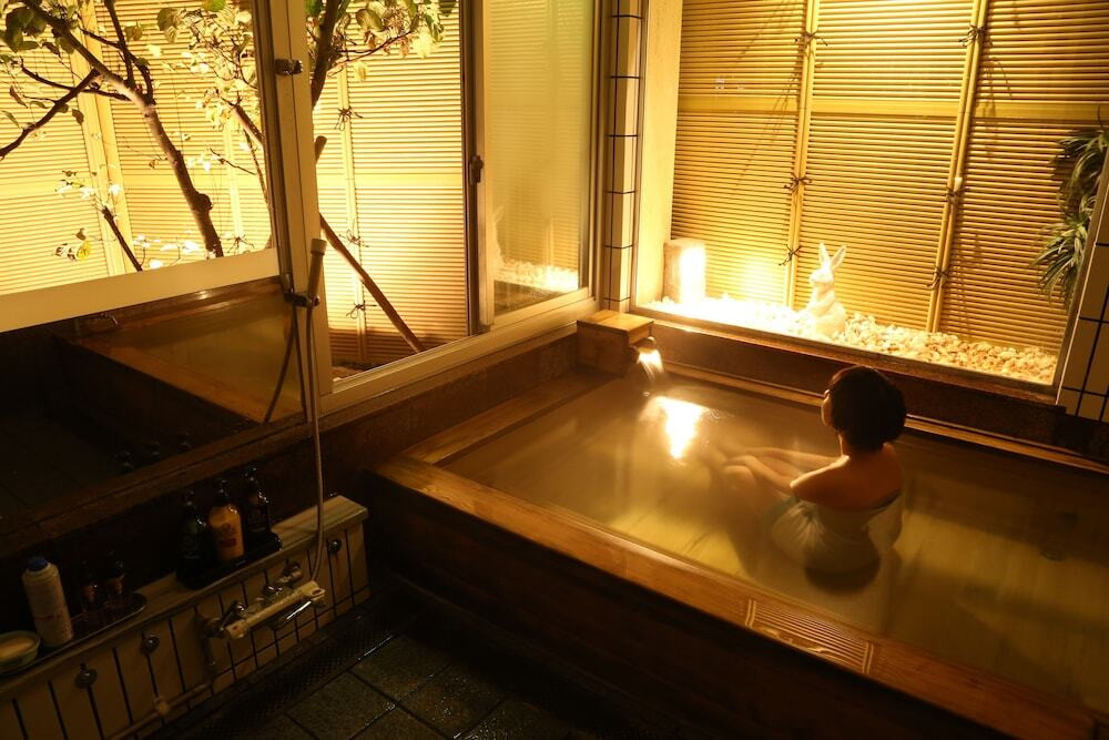 ヒノキの香りを堪能「彦名の湯」3680047