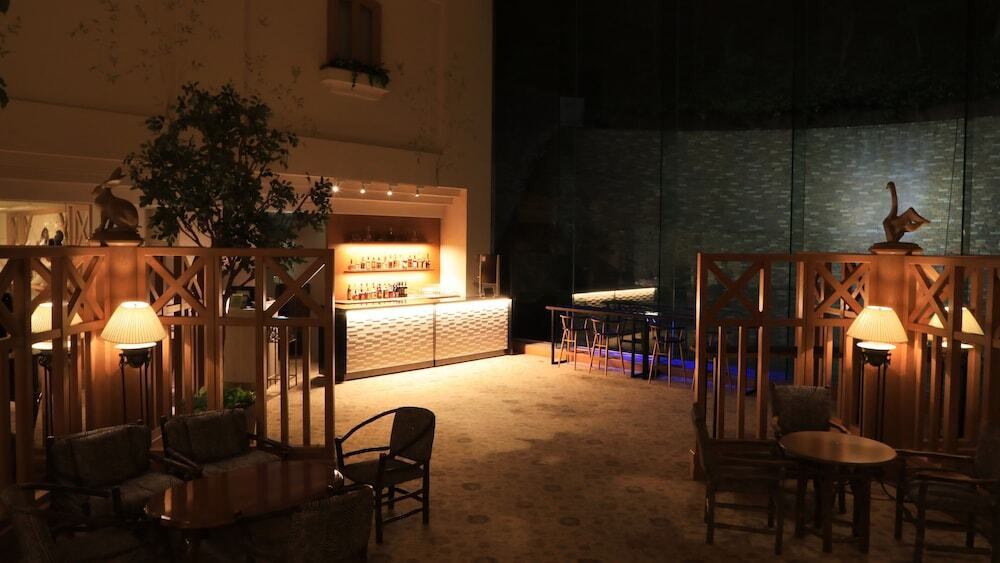 滝が流れるラウンジで優雅なバータイムを♪3390962