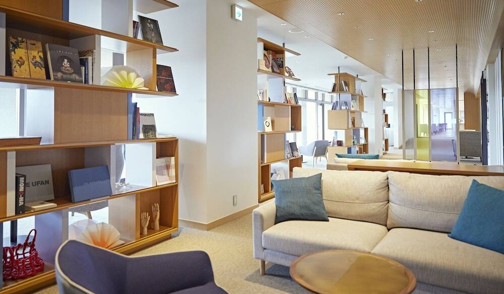 リーディングルーム / 3