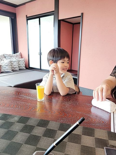 基本的に大人限定の宿で、子どもは添い寝(食事・寝具なし)に限り、1名のみ受け入れ可能だそう。予約時はご確認を / 5