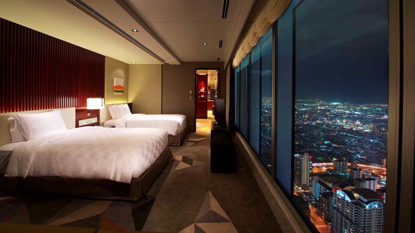 両親に大阪の夜景をプレゼント！あべのハルカスで叶える天空の宿泊体験3527432