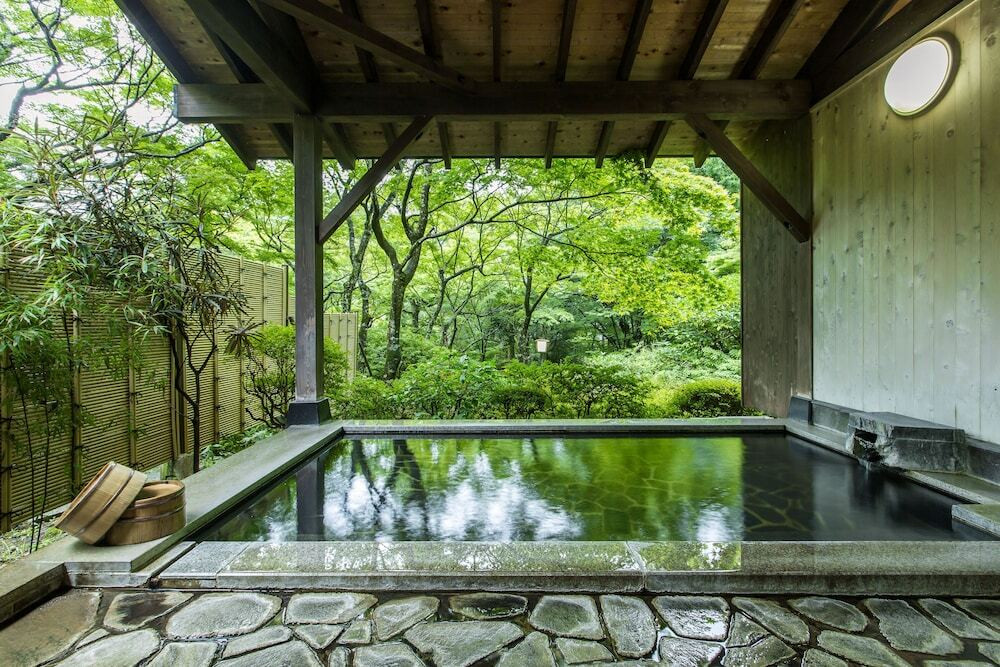 強羅温泉 自家源泉掛け流しの宿 強羅環翠楼(ゴウラオンセン ジカゲンセンカケナガシノヤド ゴウラカンスイロウ) / 1