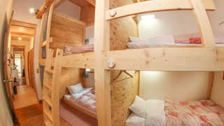 男性専用ドミトリー4人部屋 2ベッド利用