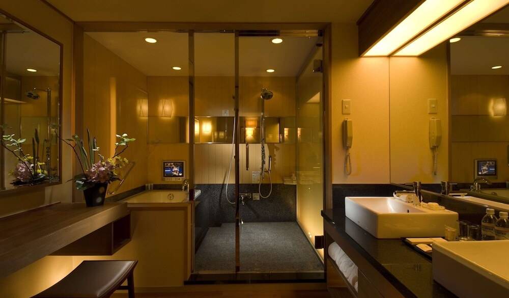 和スイートのバスルーム / 2