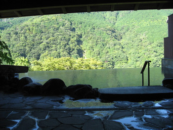 全室露天風呂付き客室。箱根の絶景を望み、2人きりのひとときを4229850