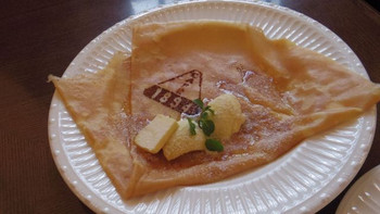 「CAFE1894」料理 1141181 メープルシロップの塩バタークレープ 自家製プリンを添えて