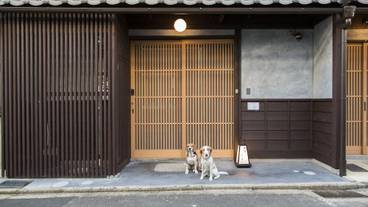 施設の入り口 / 3